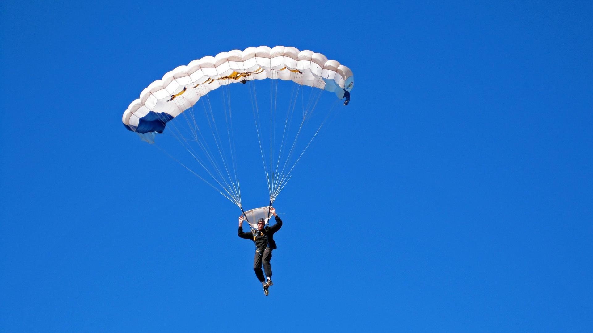 AI裁判逐步实现全场无缝监控，比赛判罚变得更加科学和公正，ai裁判最早应用于哪一年的体操