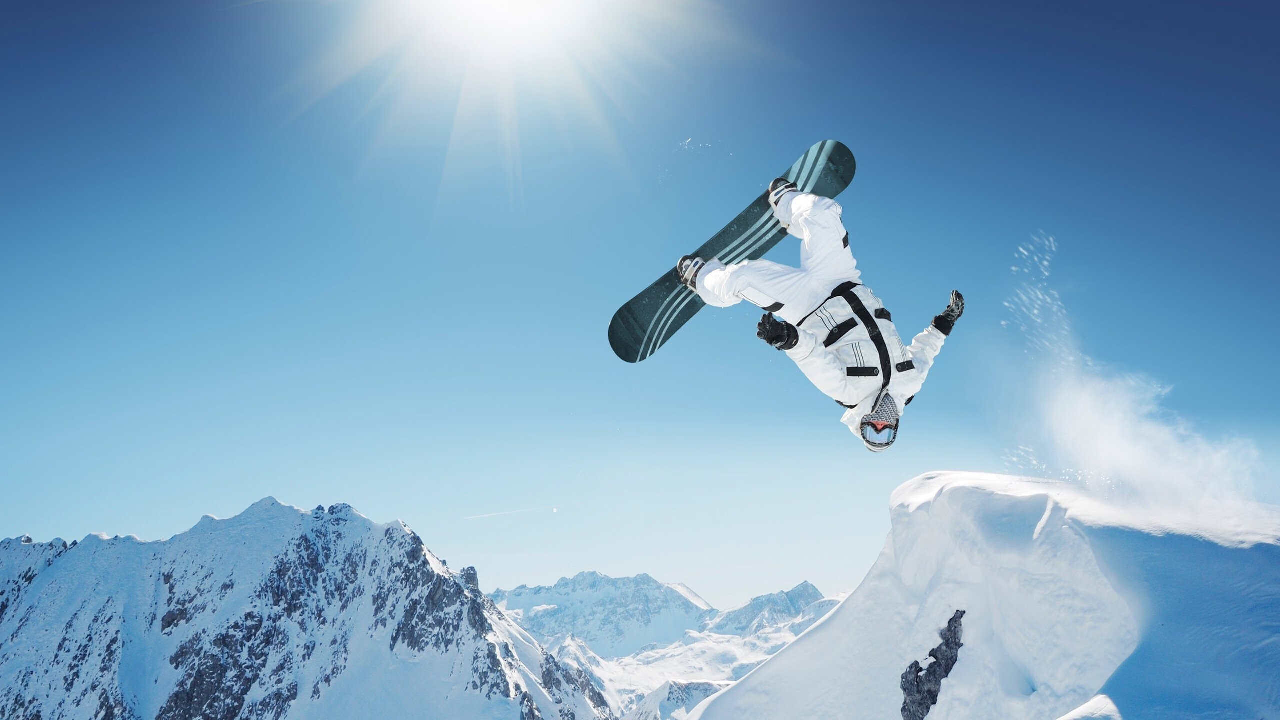 西甲攻防一体：精彩瞬间轮番上演，西甲身体对抗